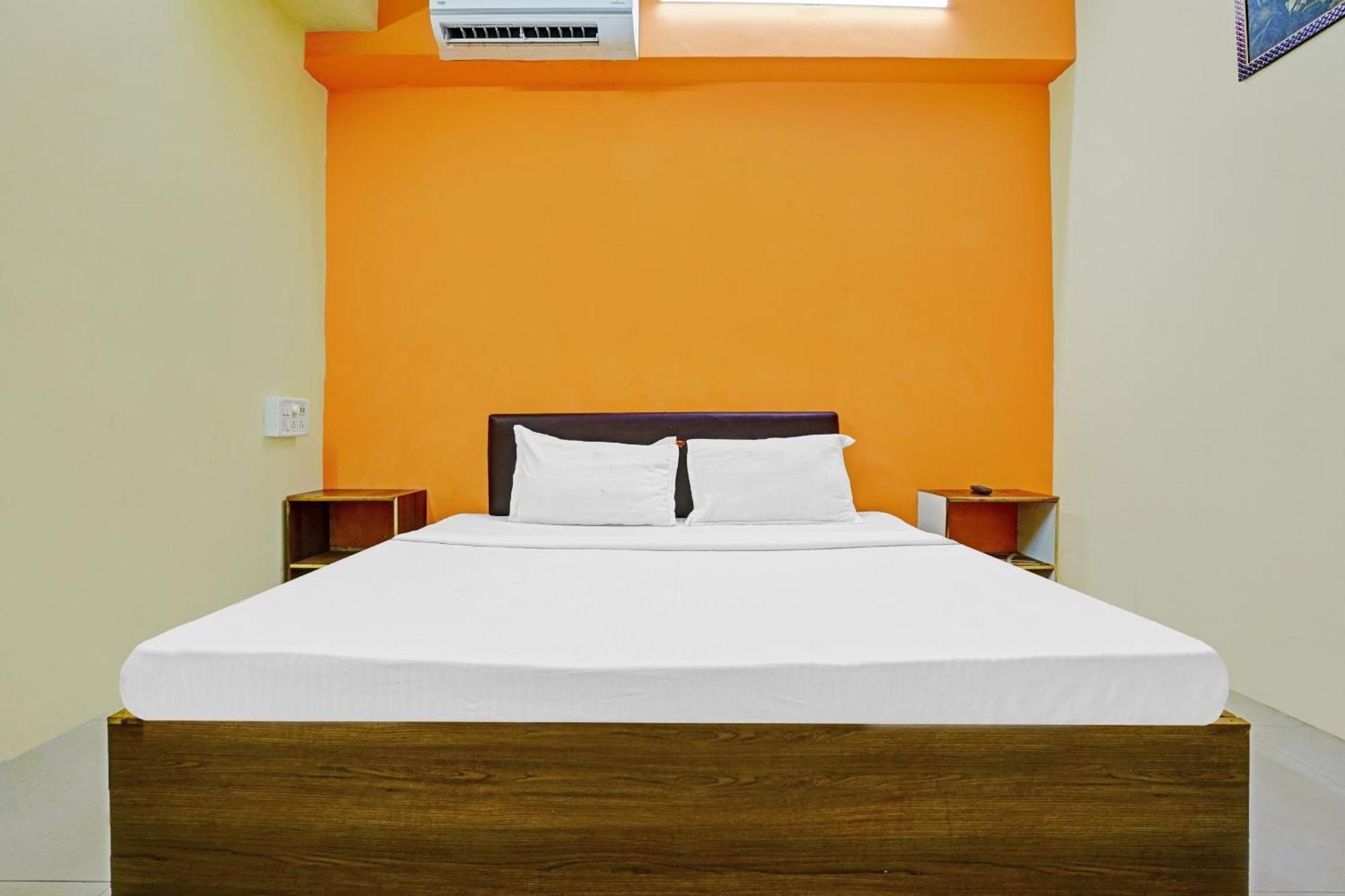 Hotel O Nova Rooms Сурат Екстериор снимка