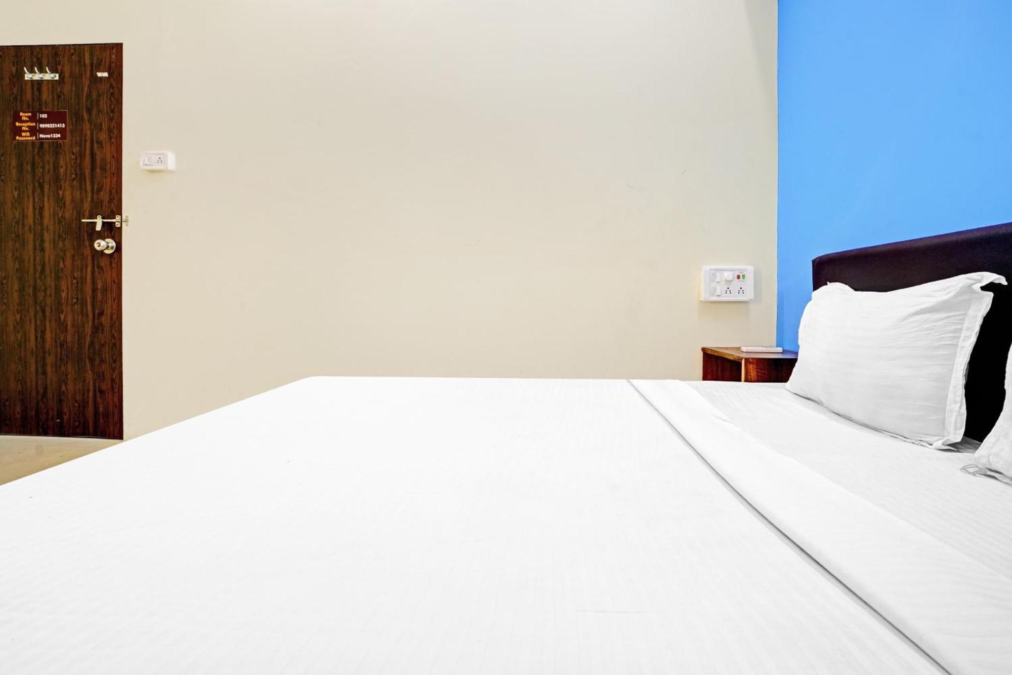 Hotel O Nova Rooms Сурат Екстериор снимка
