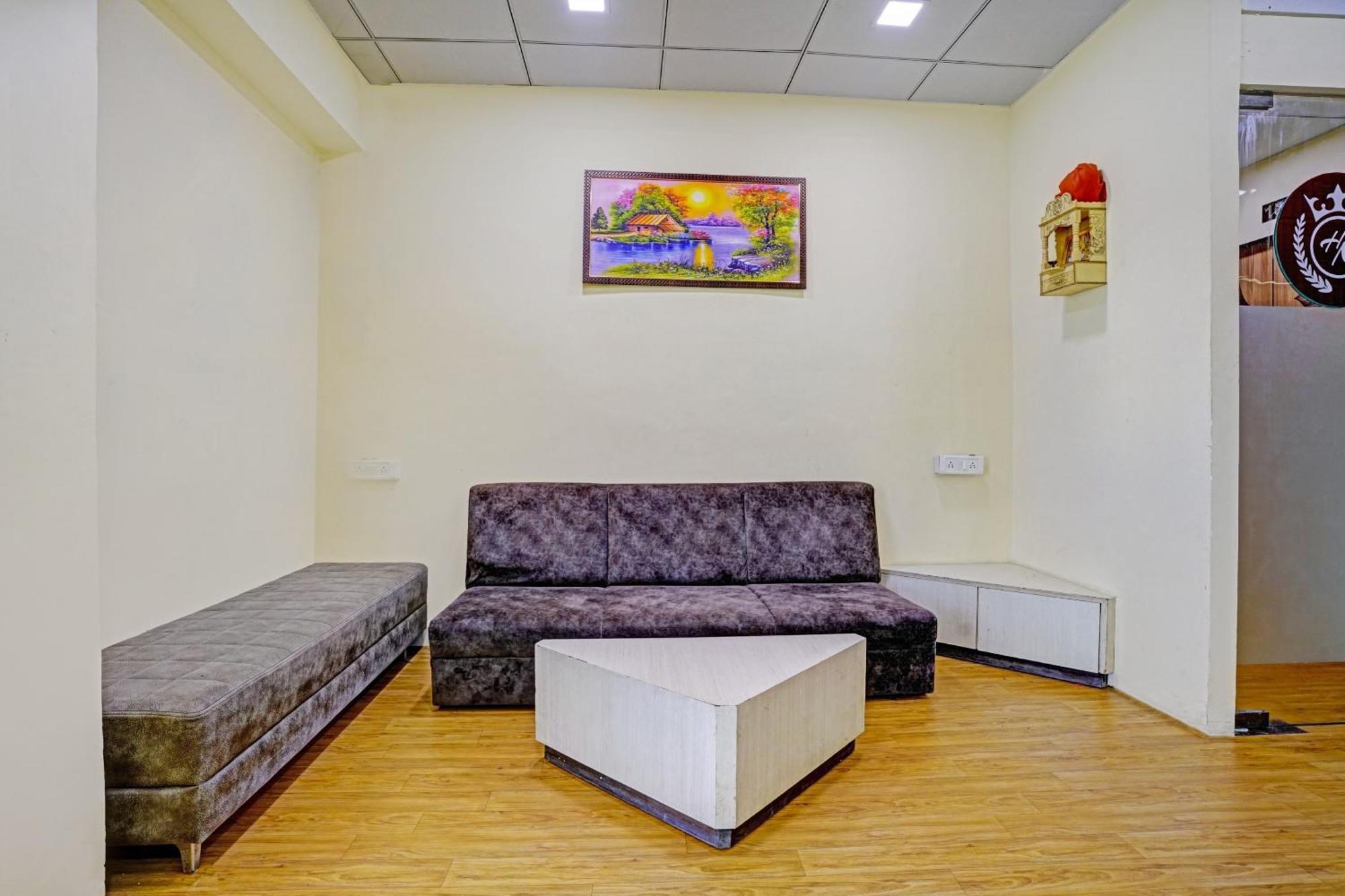Hotel O Nova Rooms Сурат Екстериор снимка