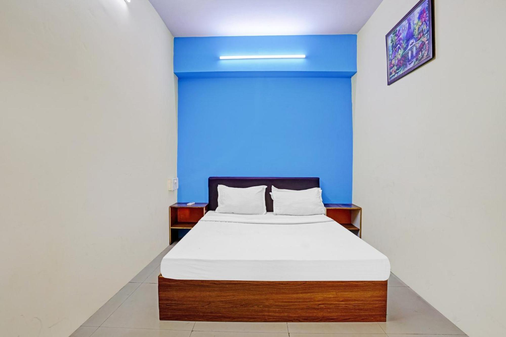 Hotel O Nova Rooms Сурат Екстериор снимка