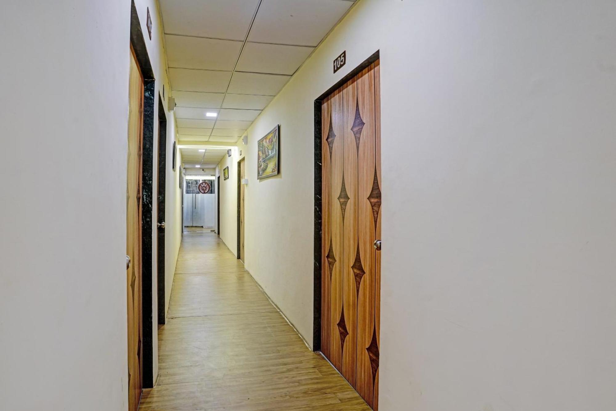 Hotel O Nova Rooms Сурат Екстериор снимка